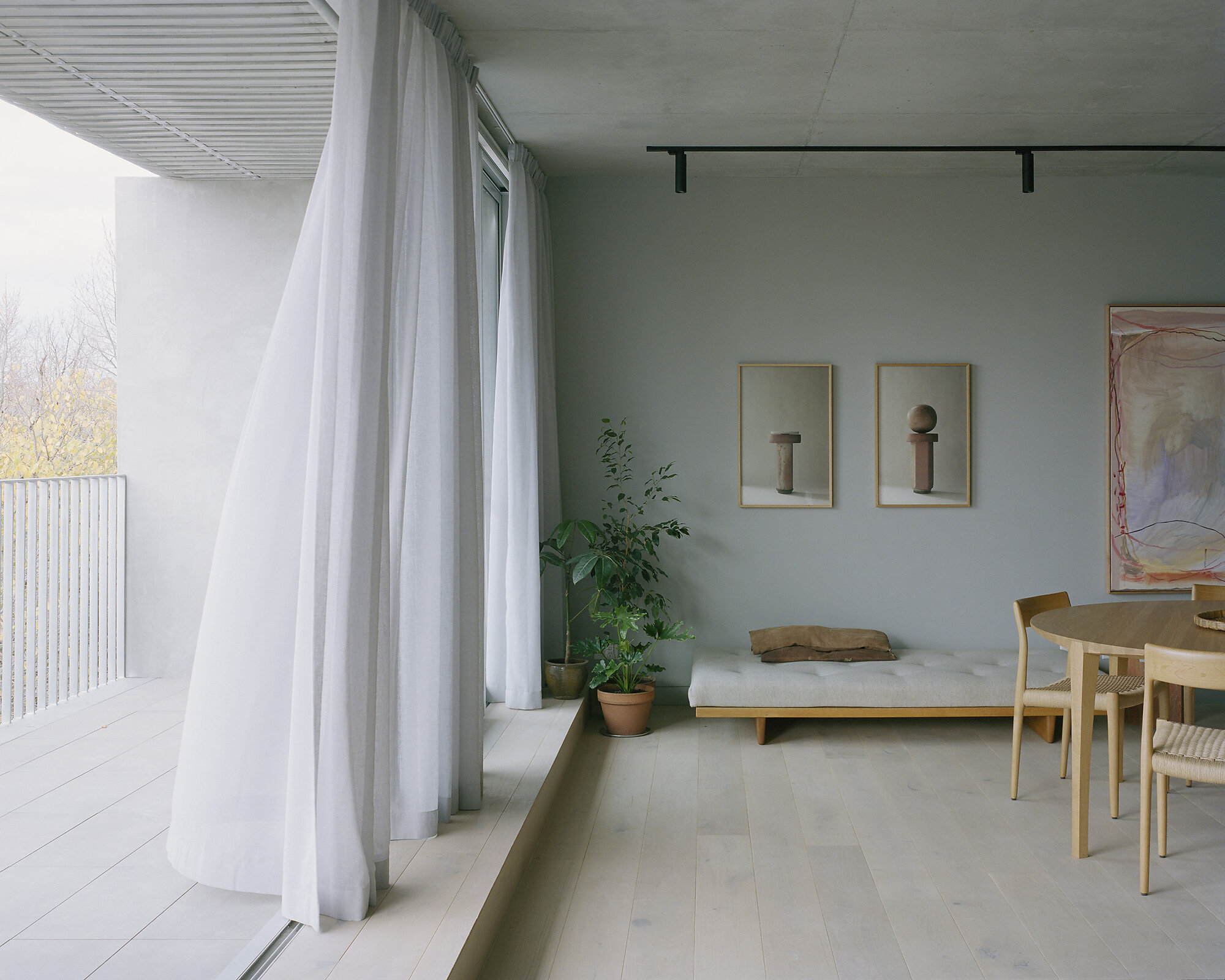 Interior photograph of Apartment201 Napier Street Edition Office for Milieu by Rory Gardiner